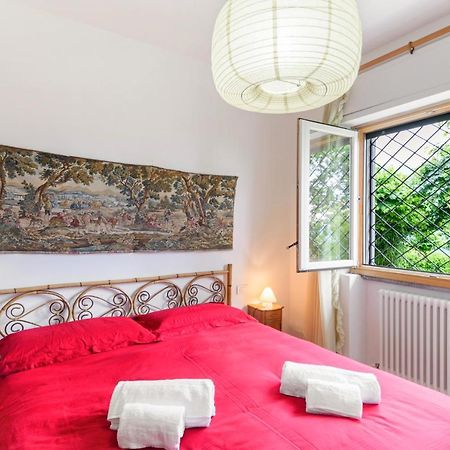 Como Lake Cosy Flat With Garden And Parking Apartment เชอร์นอบบิโอ ภายนอก รูปภาพ
