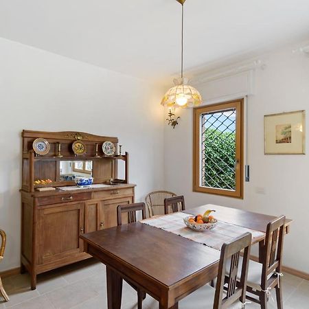 Como Lake Cosy Flat With Garden And Parking Apartment เชอร์นอบบิโอ ภายนอก รูปภาพ