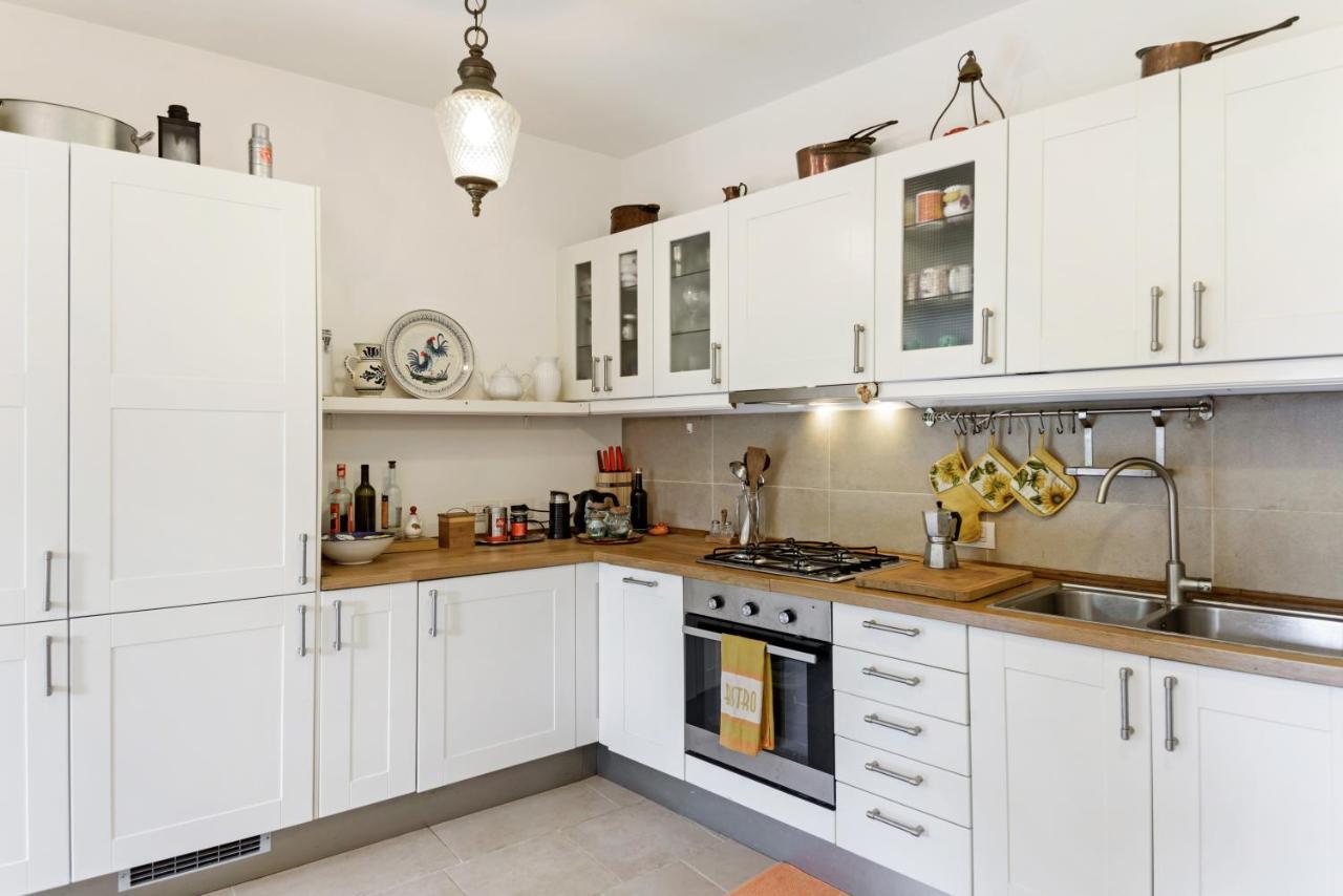 Como Lake Cosy Flat With Garden And Parking Apartment เชอร์นอบบิโอ ภายนอก รูปภาพ