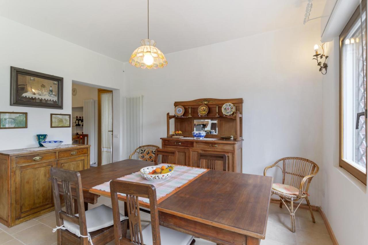 Como Lake Cosy Flat With Garden And Parking Apartment เชอร์นอบบิโอ ภายนอก รูปภาพ